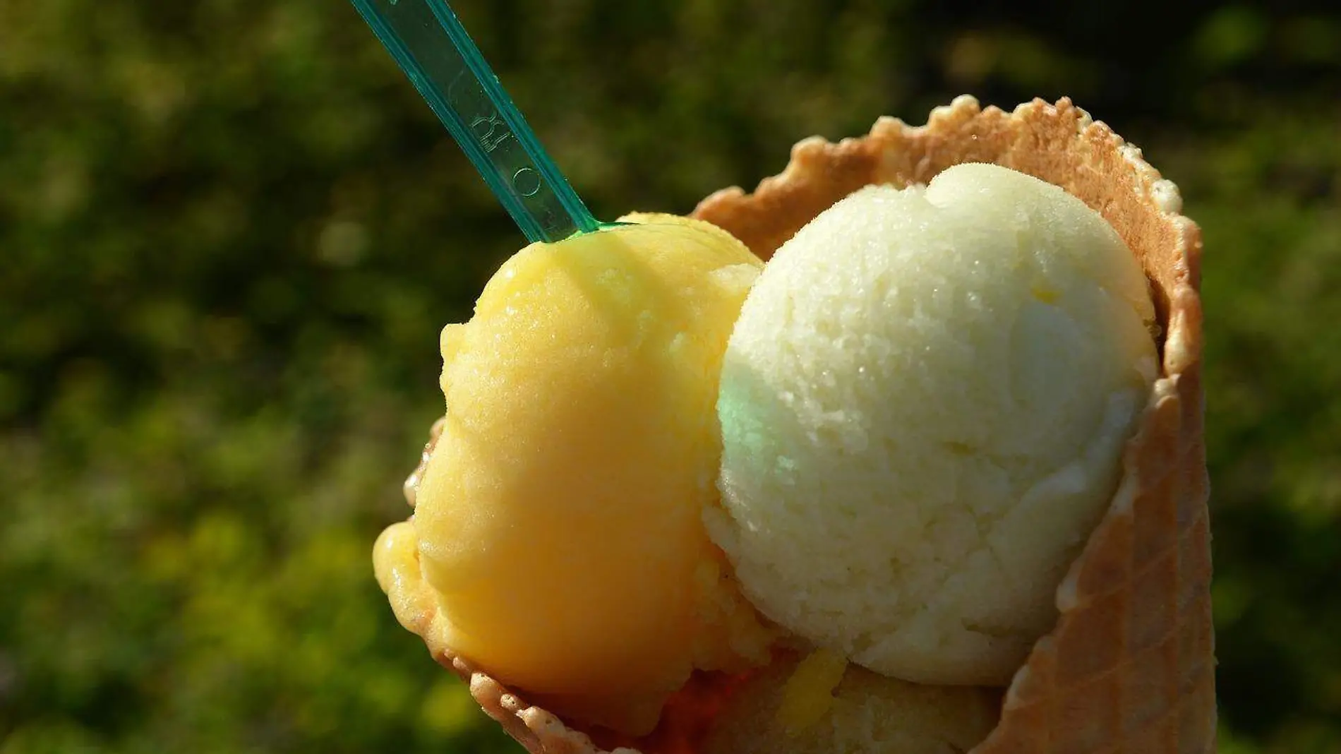 Cono de nieve de mango